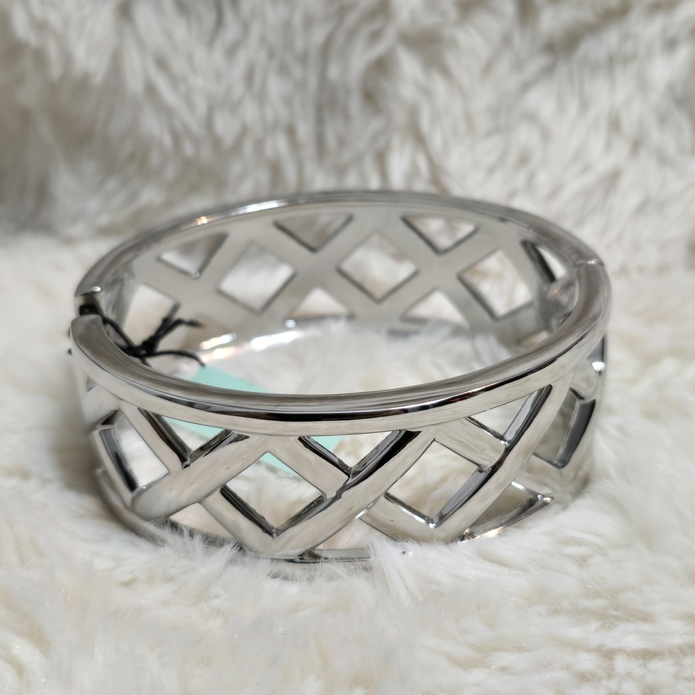 Elegant Silver Women's Bracelet